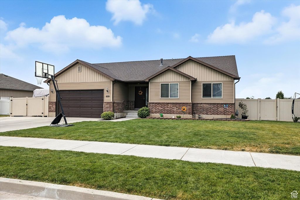 Photo of 609 N 130 E, Smithfield, UT 84335 (MLS # 2105477)