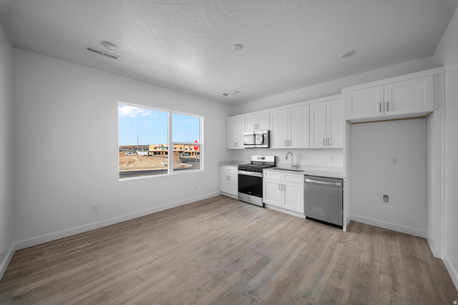 STANDING ROCK EAST AT LONG VALLEY - Residential