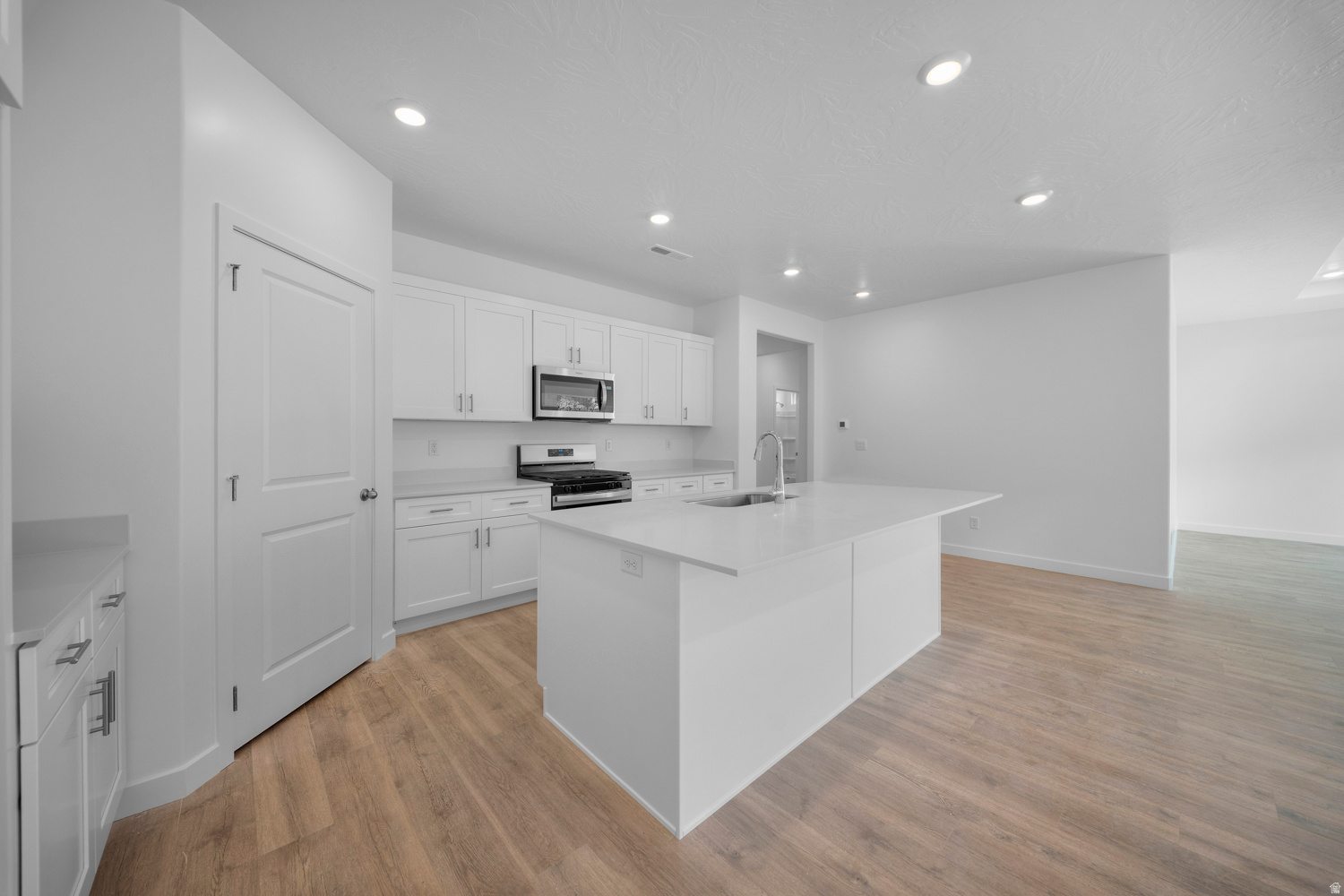 STANDING ROCK EAST AT LONG VALLEY - Residential