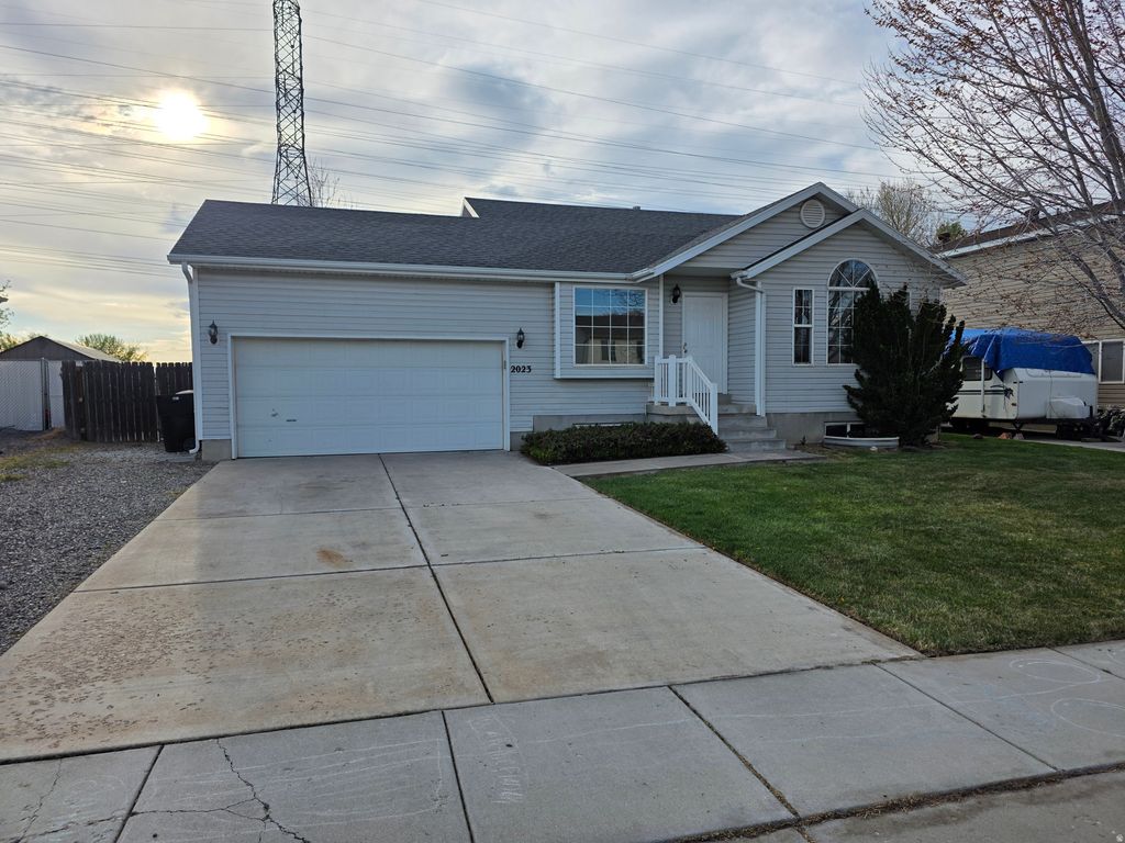 Photo of 2023 N 1615 W, Clinton, UT 84015 (MLS # 2147042)