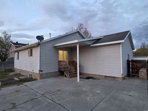 Tiny photo for 2023 N 1615 W, Clinton, UT 84015 (MLS # 2147042)