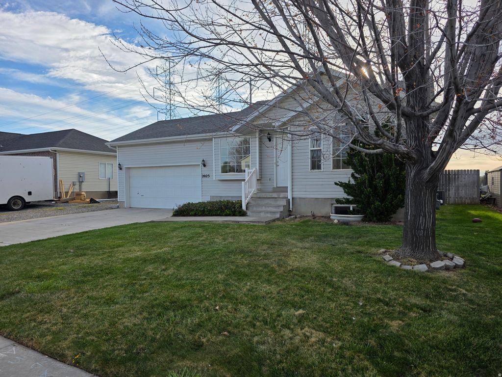 Photo of 2023 N 1615 W, Clinton, UT 84015 (MLS # 2147042)