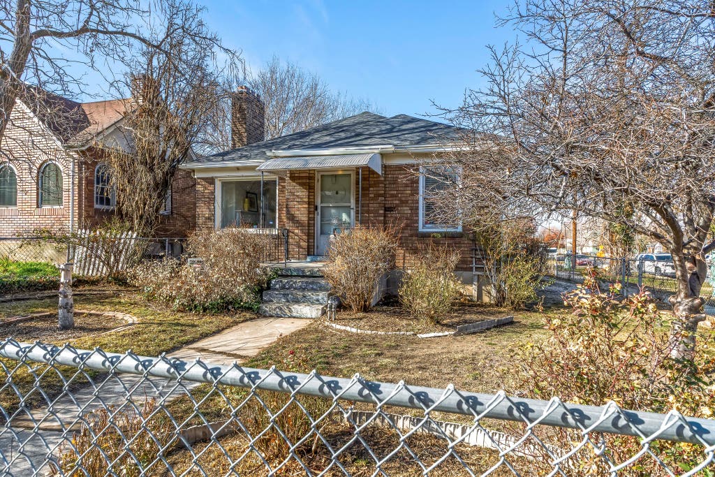 Photo of 377 N 200 W, Salt Lake City, UT 84103 (MLS # 2164094)