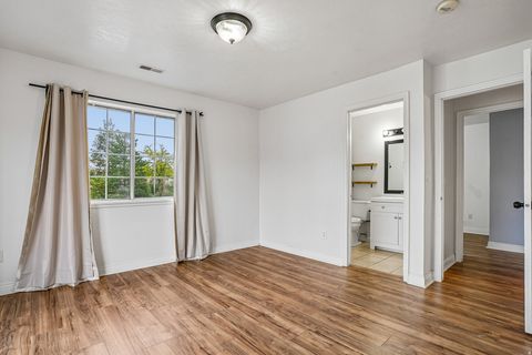 Tiny photo for 1038 S 250 W #E, Provo, UT 84601 (MLS # 2154377)