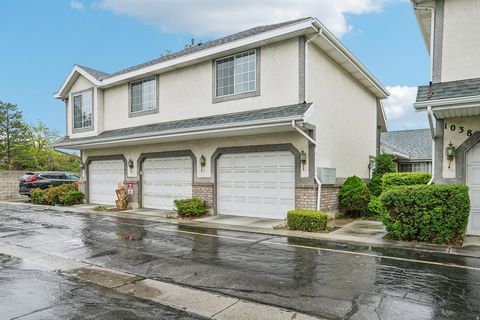 Photo of 1038 S 250 W #E, Provo, UT 84601 (MLS # 2154377)