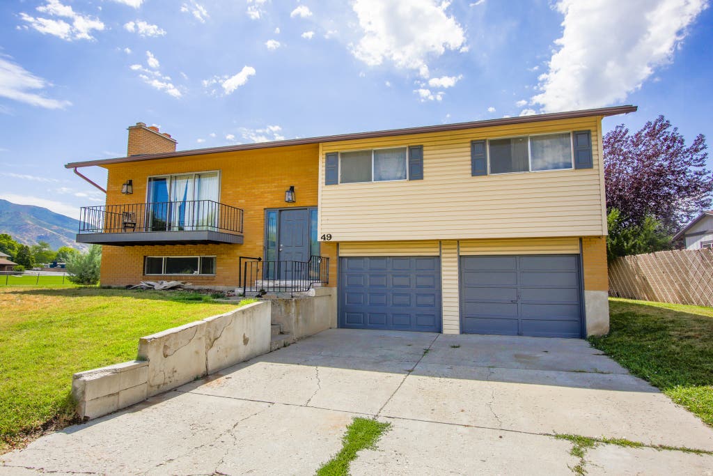 Photo of 49 W 575 N, Kaysville, UT 84037 (MLS # 2180962)