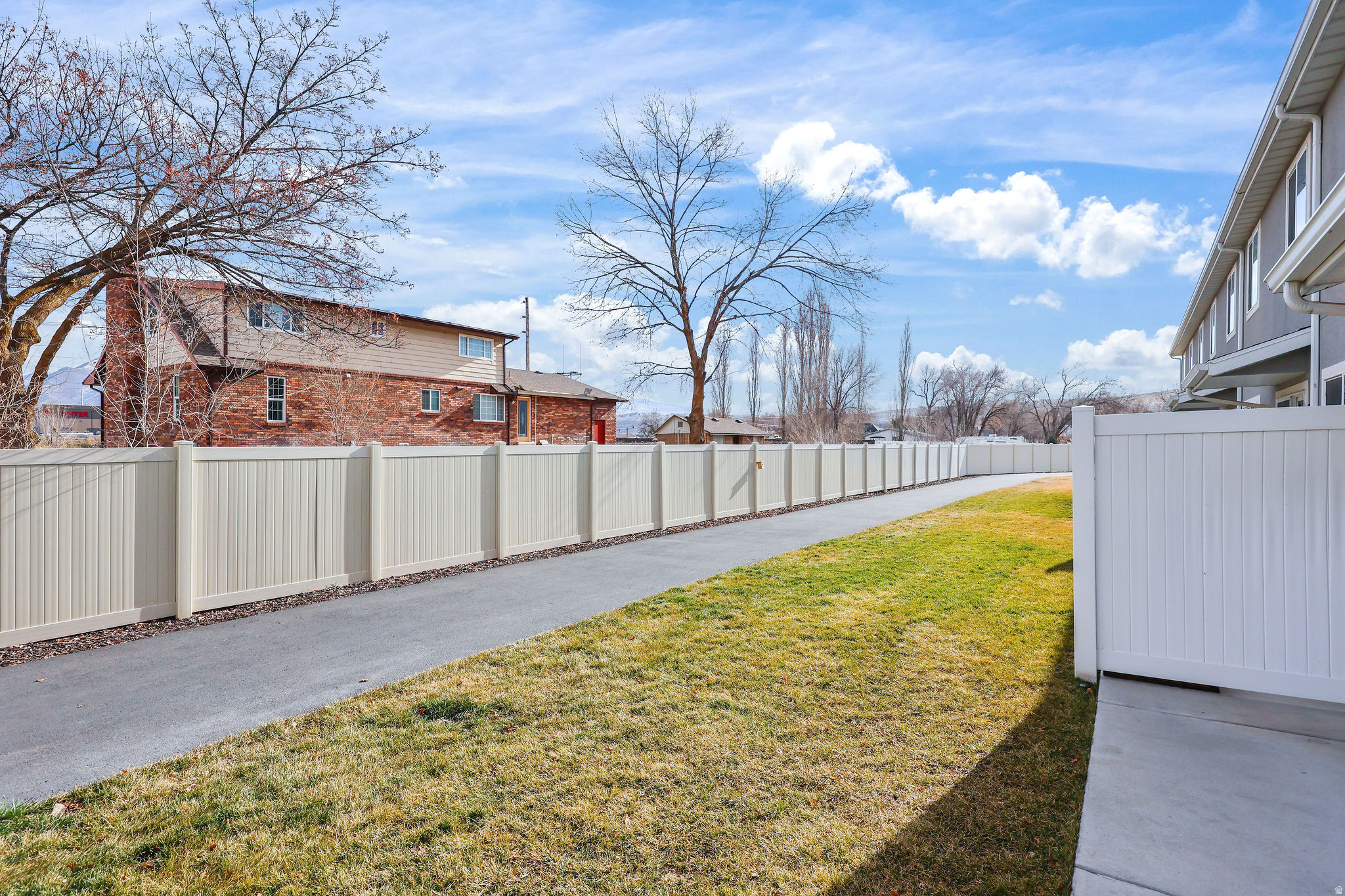 FREEDOM LANDING TOWN - Residential