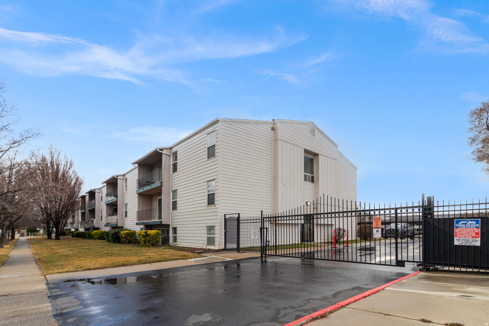 WOOD CREST CONDOMINIUM PHASE 1 - Residential