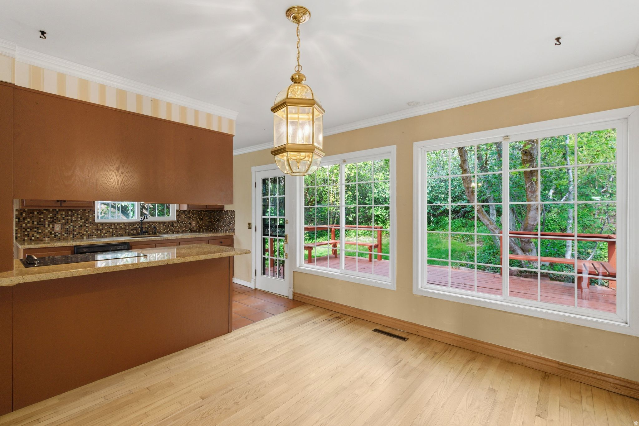 CREST VIEW MANOR - Residential