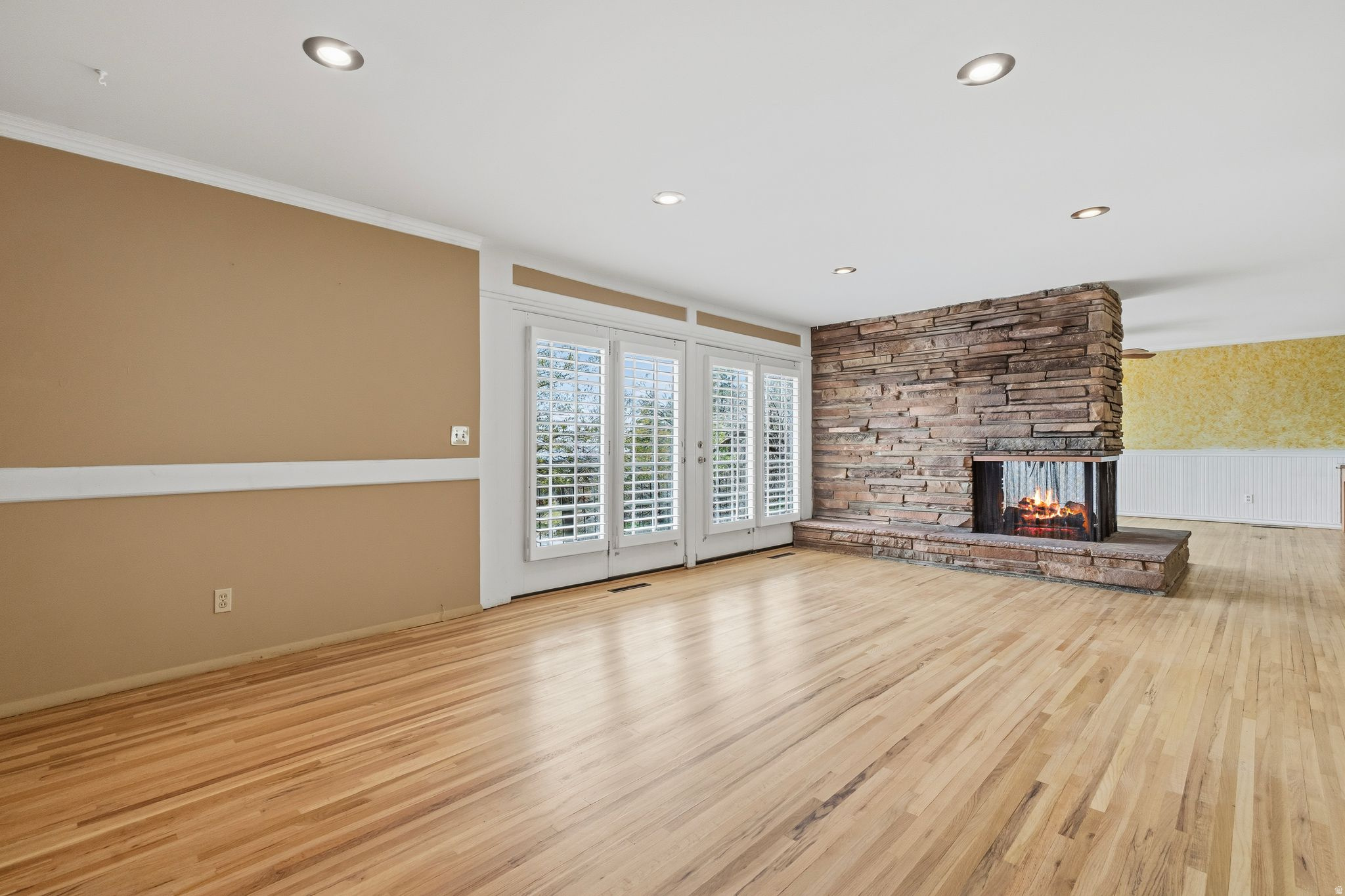 CREST VIEW MANOR - Residential
