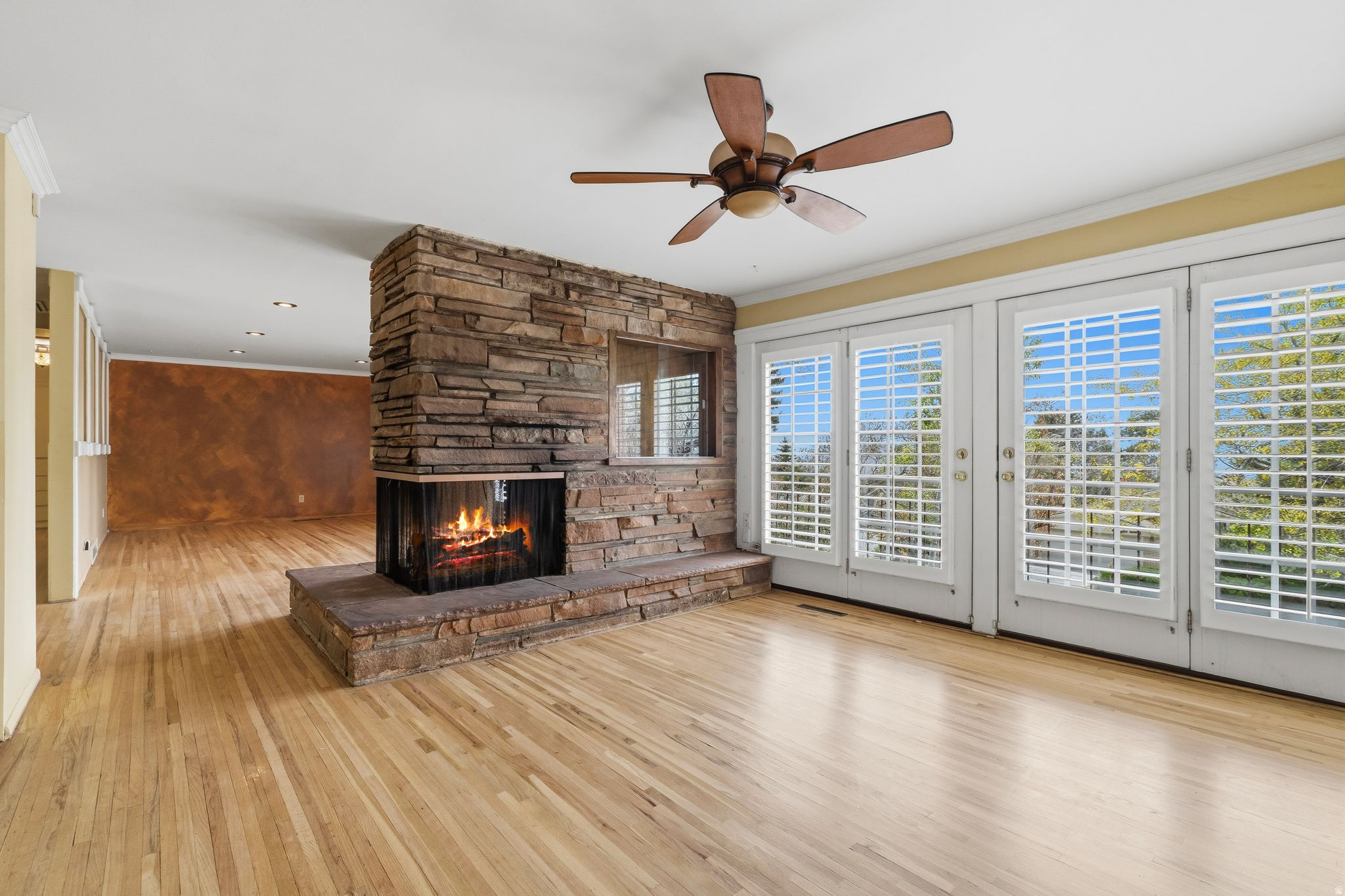 CREST VIEW MANOR - Residential