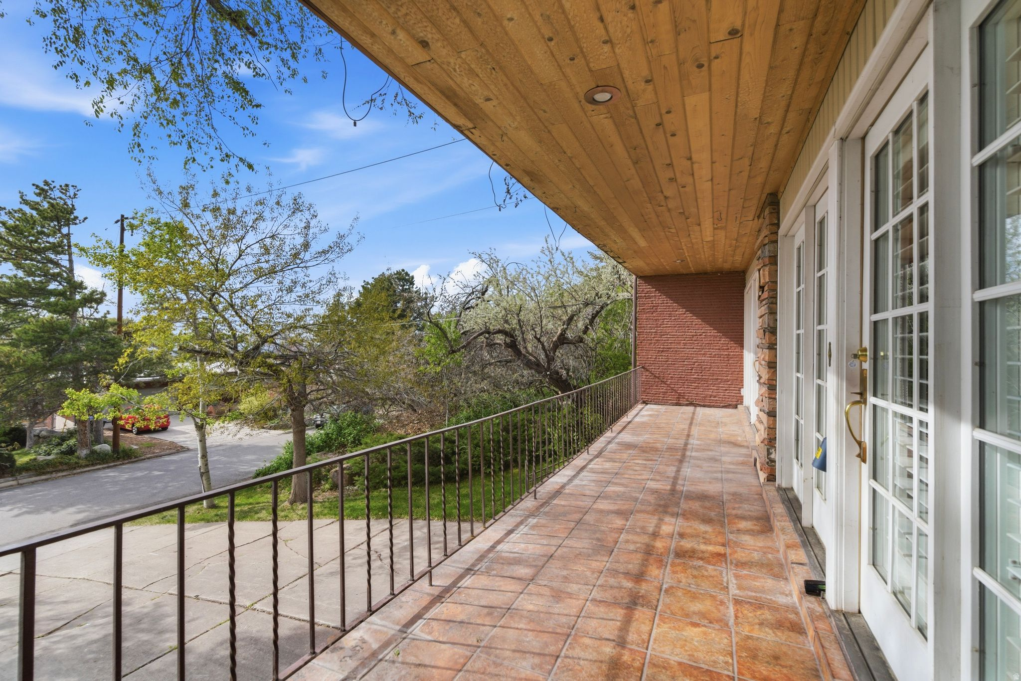 CREST VIEW MANOR - Residential