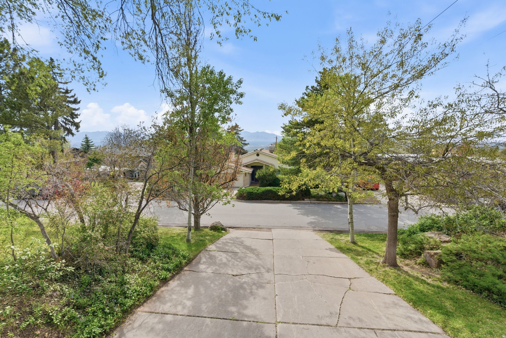 CREST VIEW MANOR - Residential
