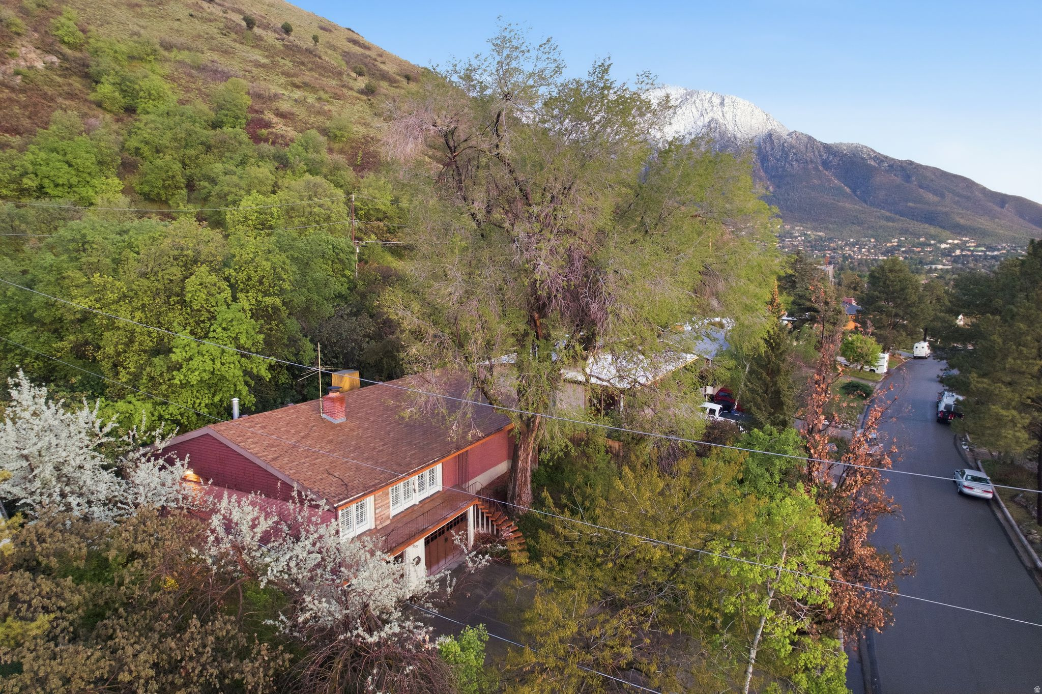 CREST VIEW MANOR - Residential