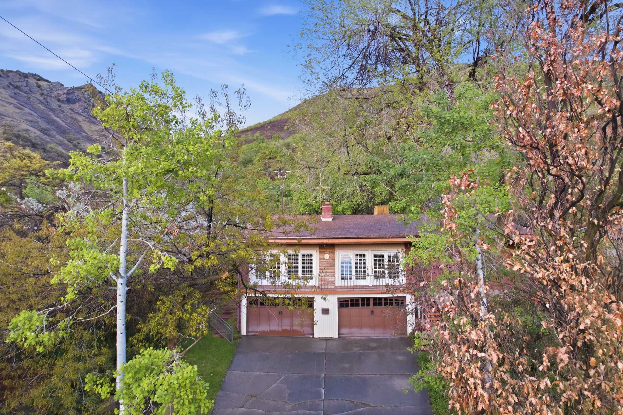 CREST VIEW MANOR - Residential