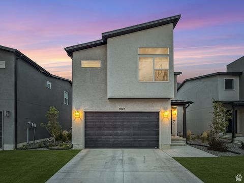 Tiny photo for 3923 S WHITE ASH DR, Mapleton, UT 84664 (MLS # 2107084)