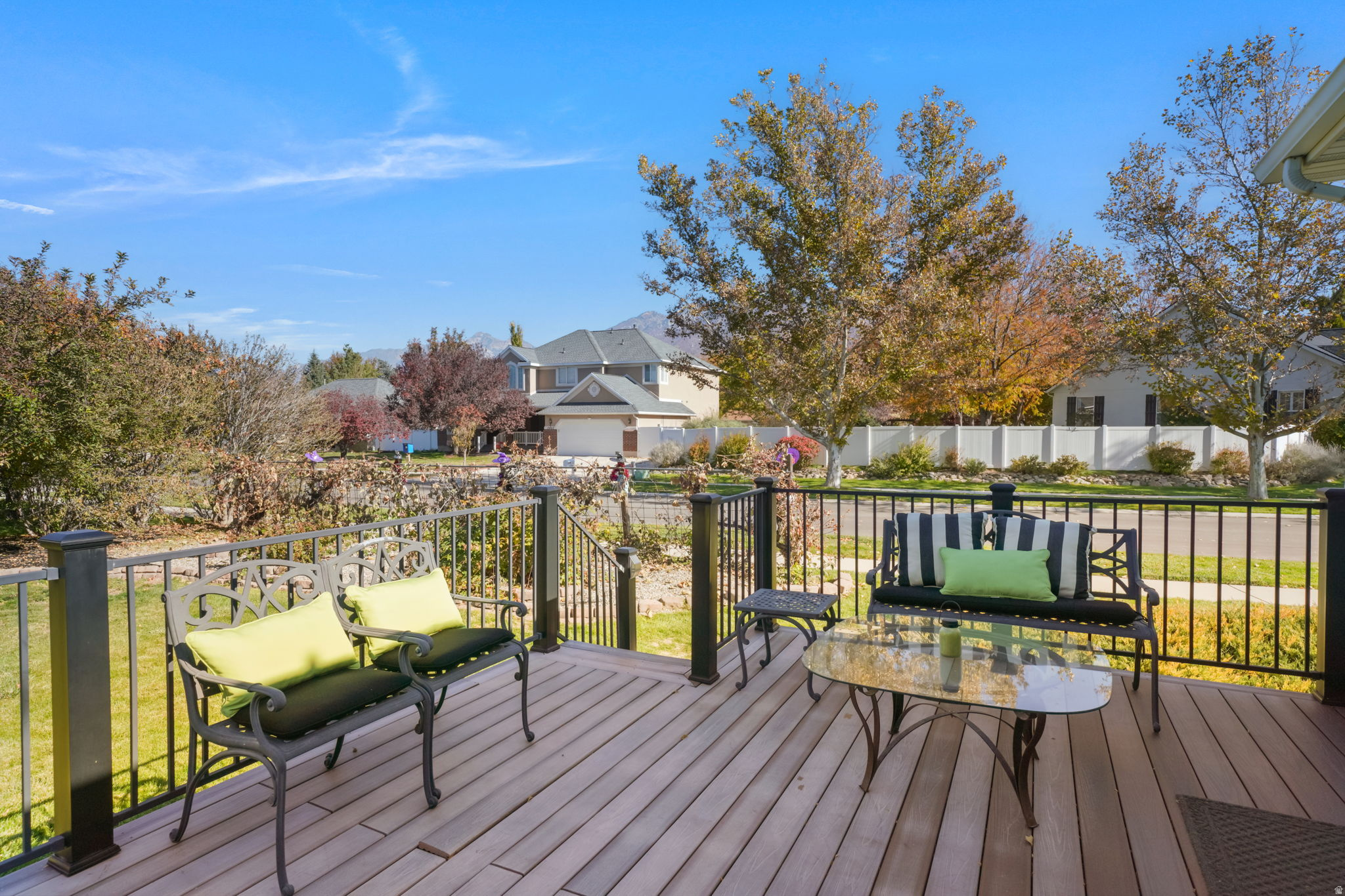 MEADOWS - Residential