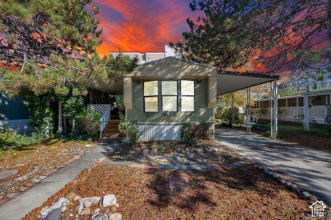 Photo of 256 N FALL ST W, Salt Lake City, UT 84116 (MLS # 2191578)