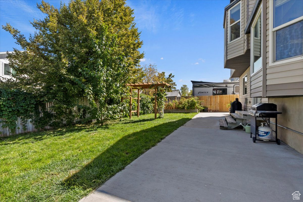 SUNTREE MEADOWS - Residential
