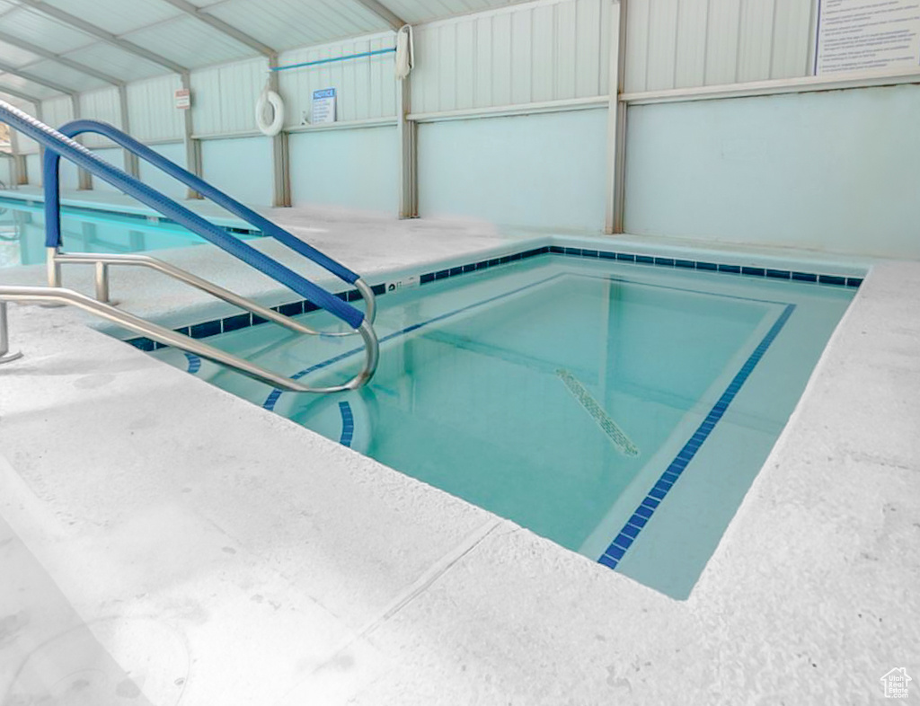 KINGS ROW EST - Residential