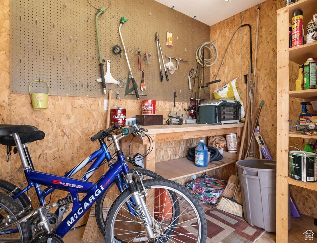 KINGS ROW EST - Residential