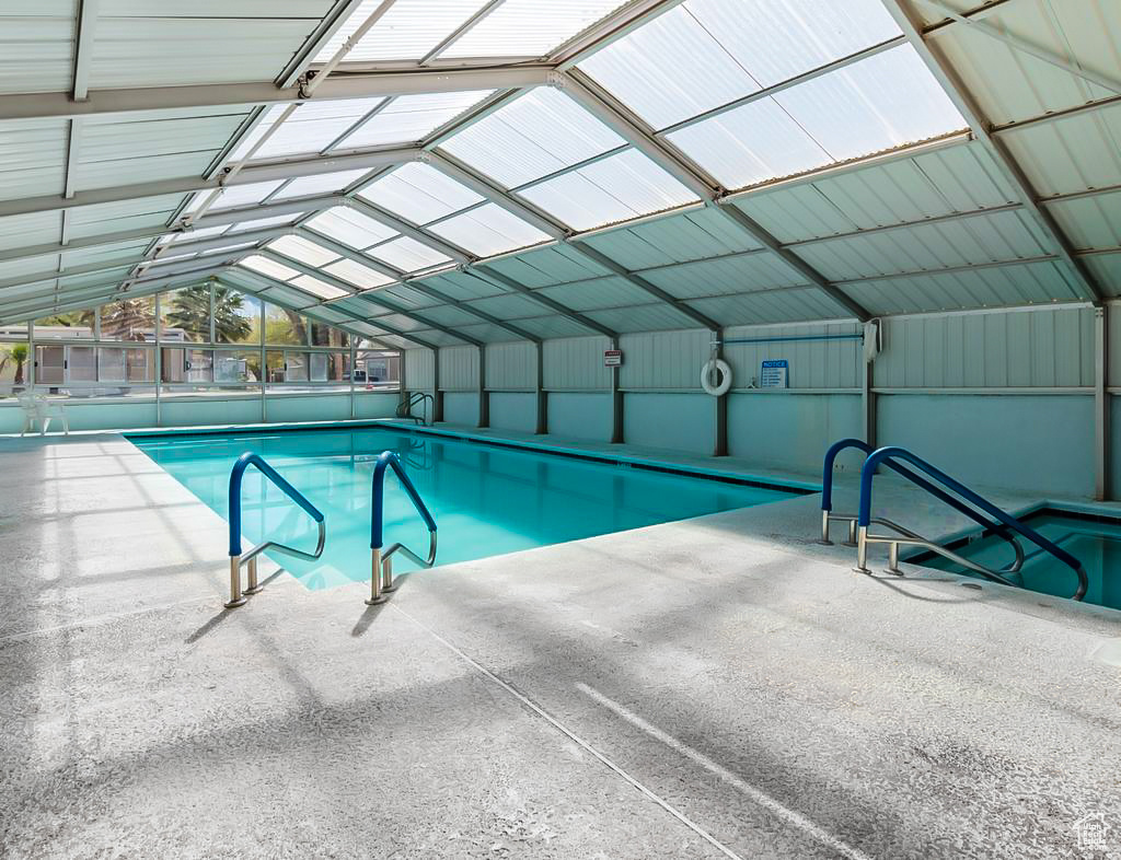 KINGS ROW EST - Residential