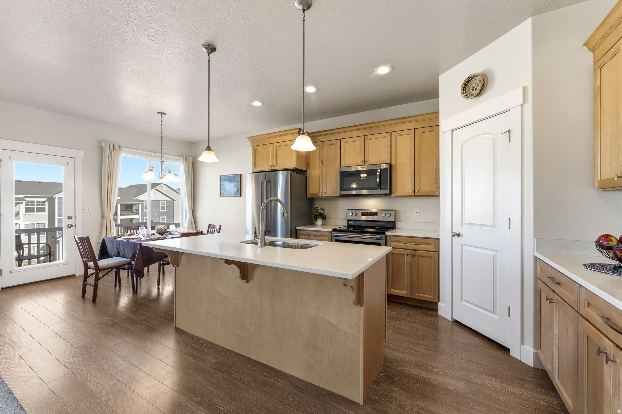 SHADOW RUN - Residential