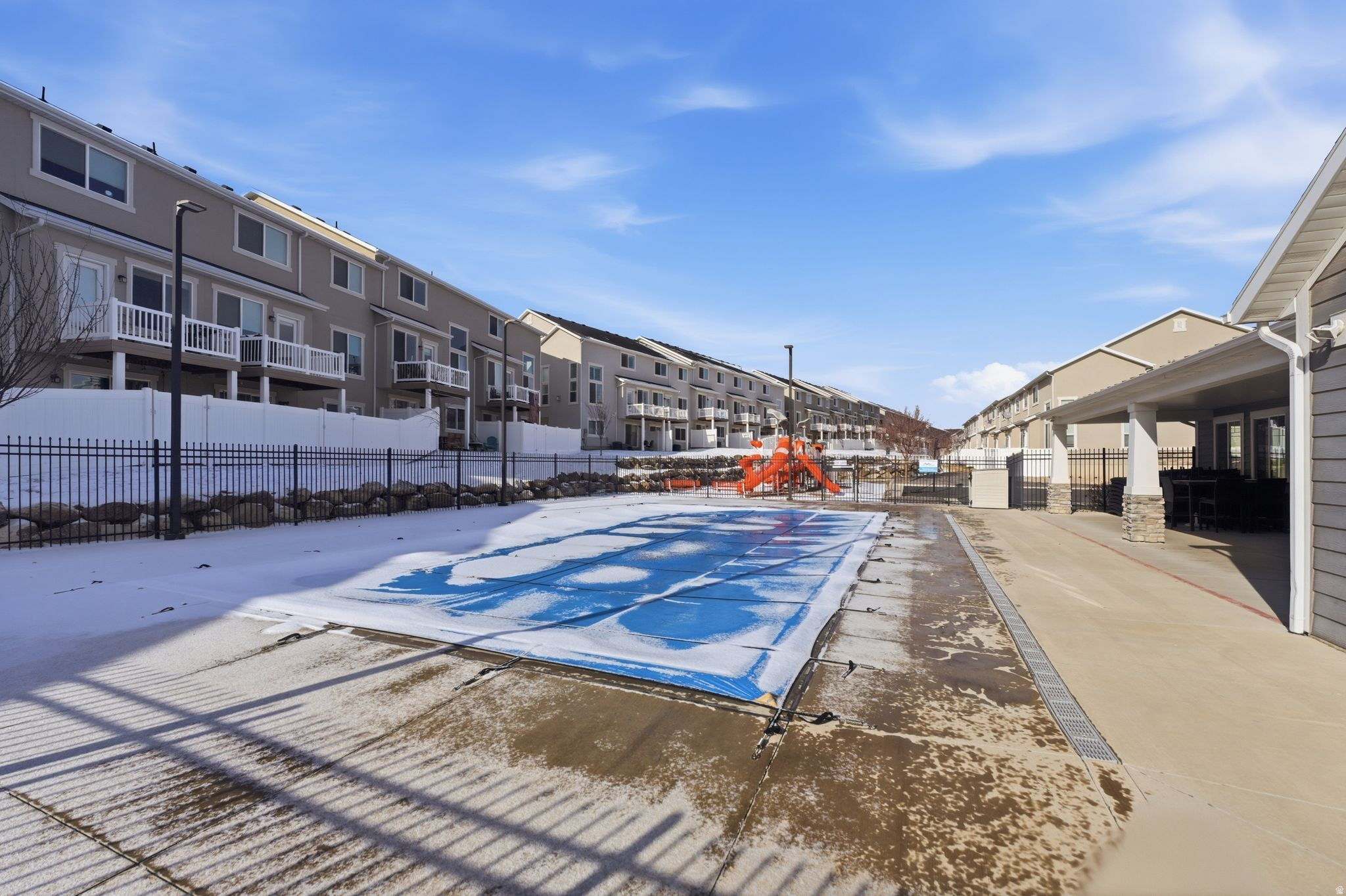 SHADOW RUN - Residential