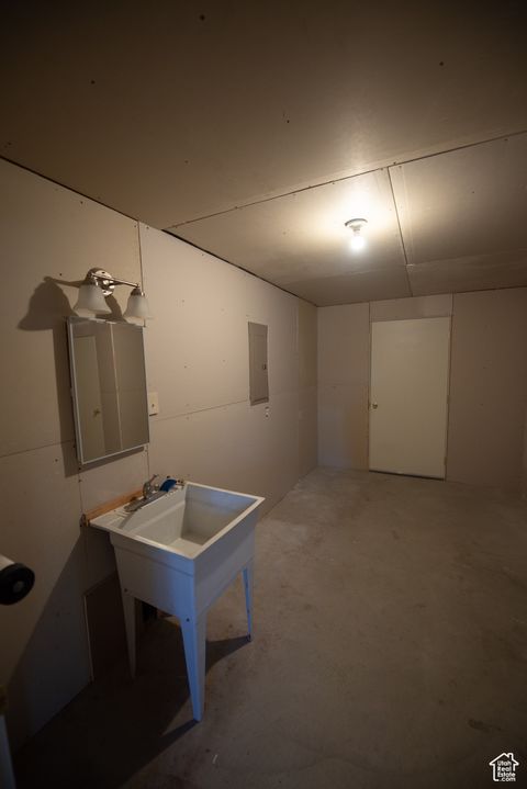 Tiny photo for 4879 S 5050 W, Hooper, UT 84315 (MLS # 2101491)