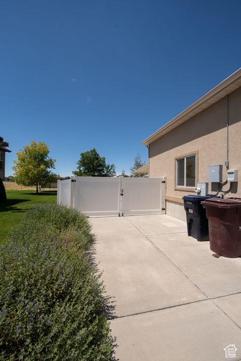 Tiny photo for 4879 S 5050 W, Hooper, UT 84315 (MLS # 2101491)