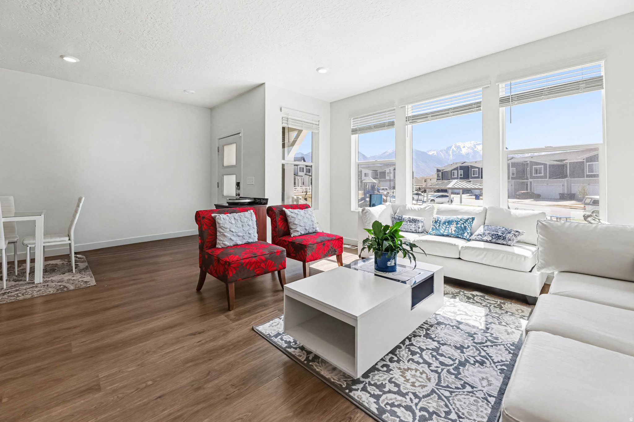 ESCALA - Residential