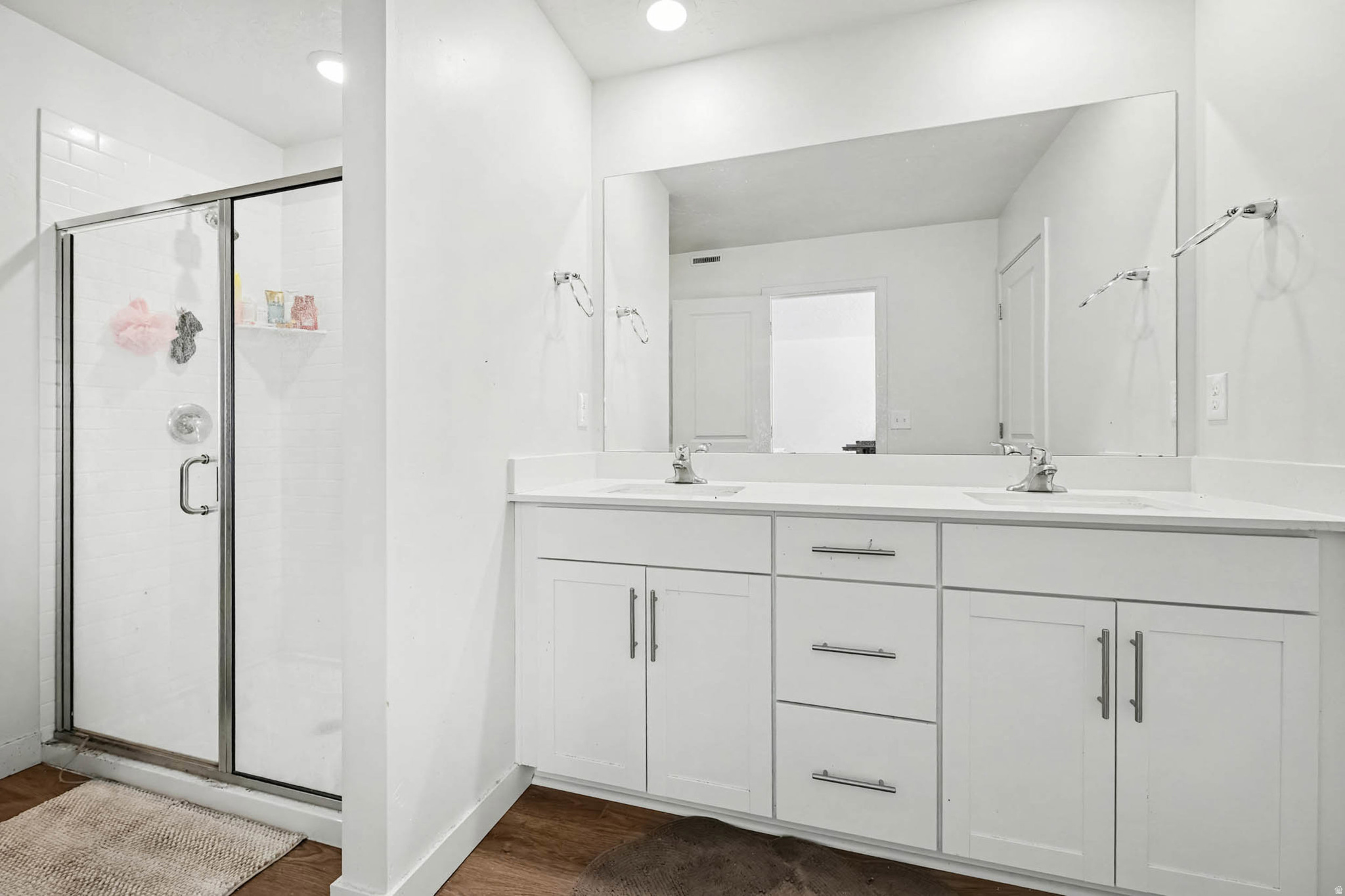 ESCALA - Residential