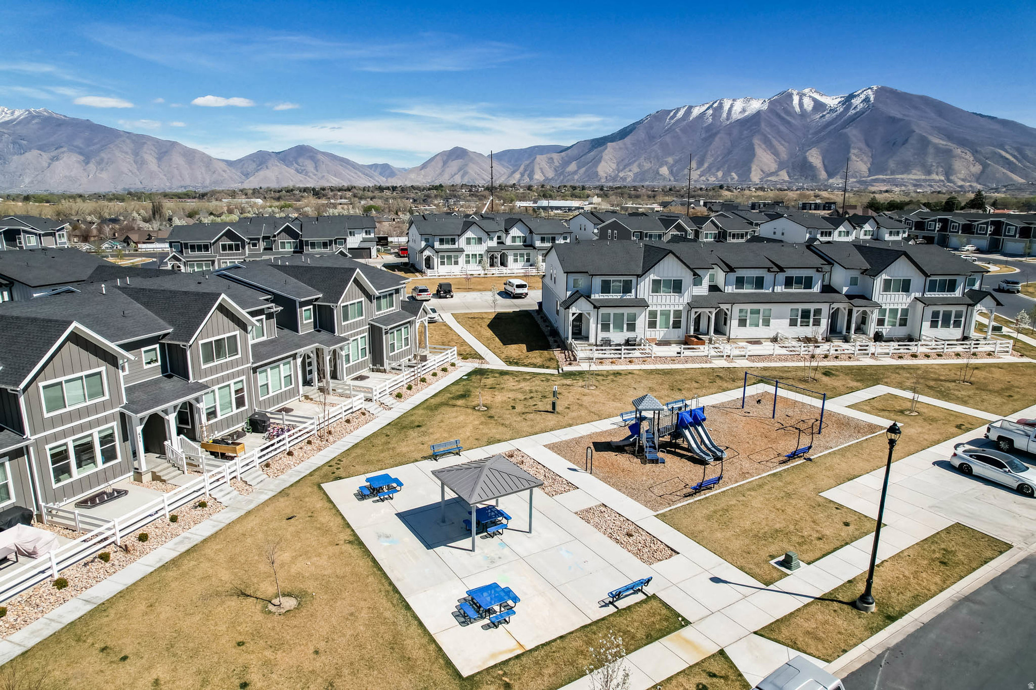 ESCALA - Residential