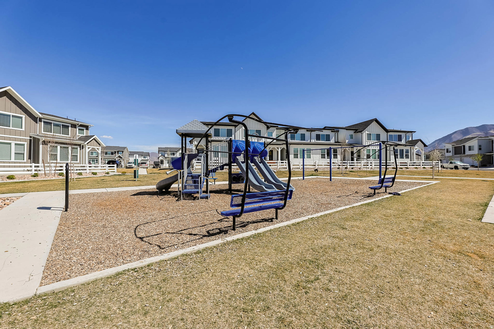 ESCALA - Residential