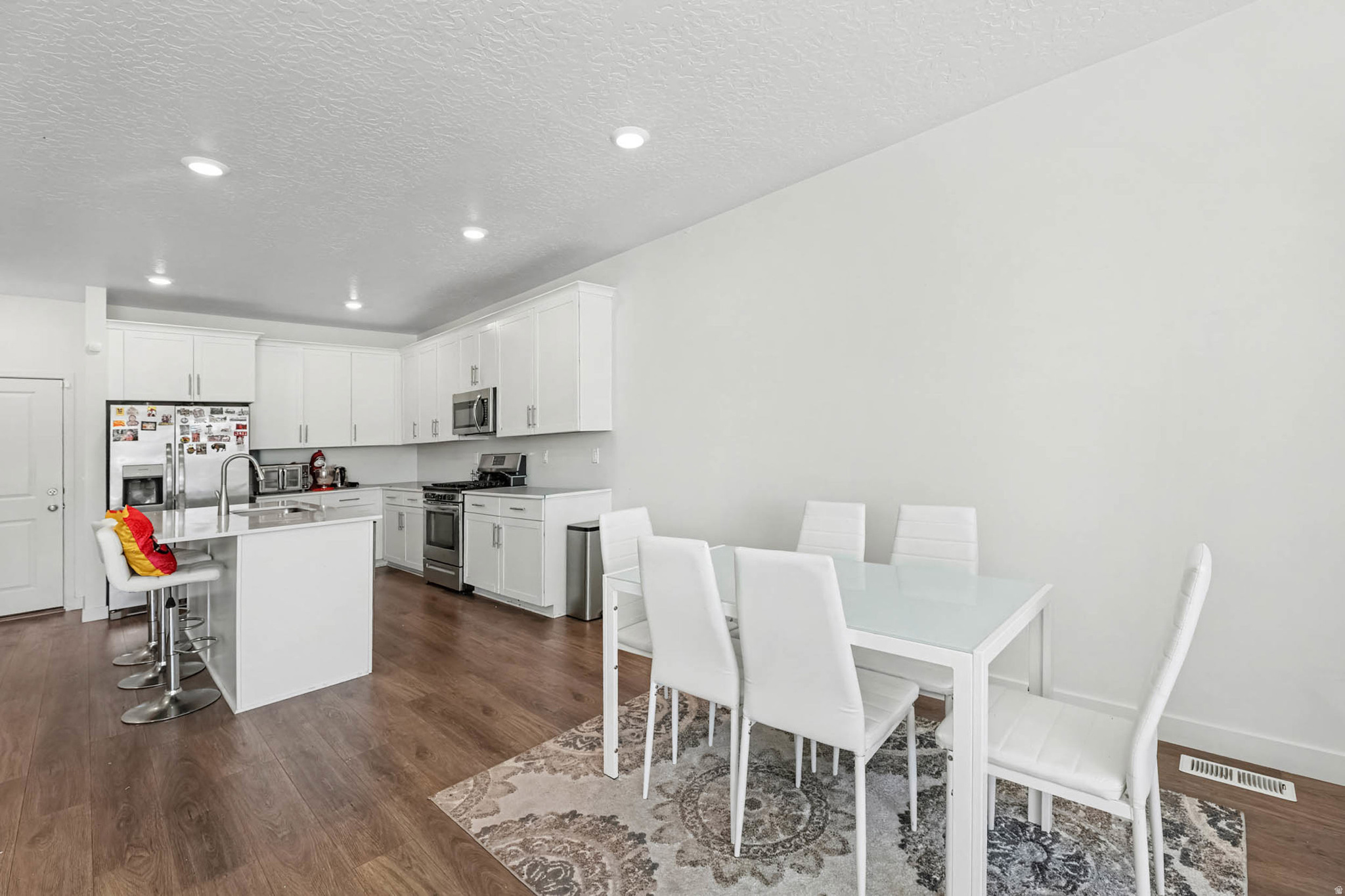 ESCALA - Residential