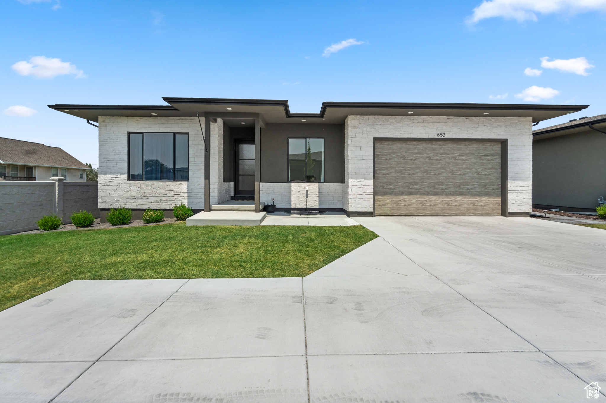 653 E Vandalay Ln, Draper, Utah image 1