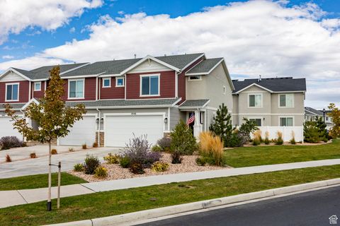 Photo of 1046 E JACK DR, Saratoga Springs, UT 84045 (MLS # 2117456)