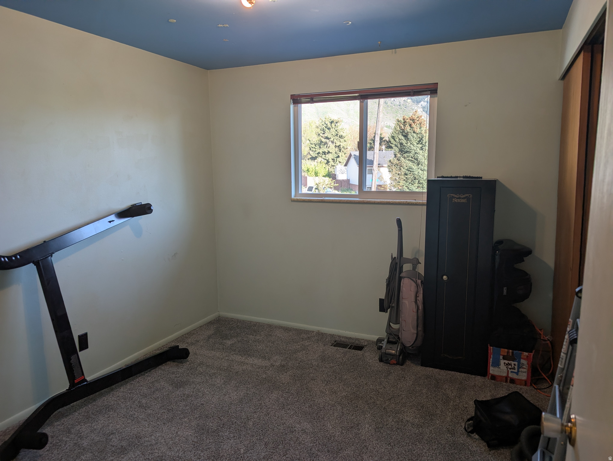 NORTHRIDGE #4 - Residential