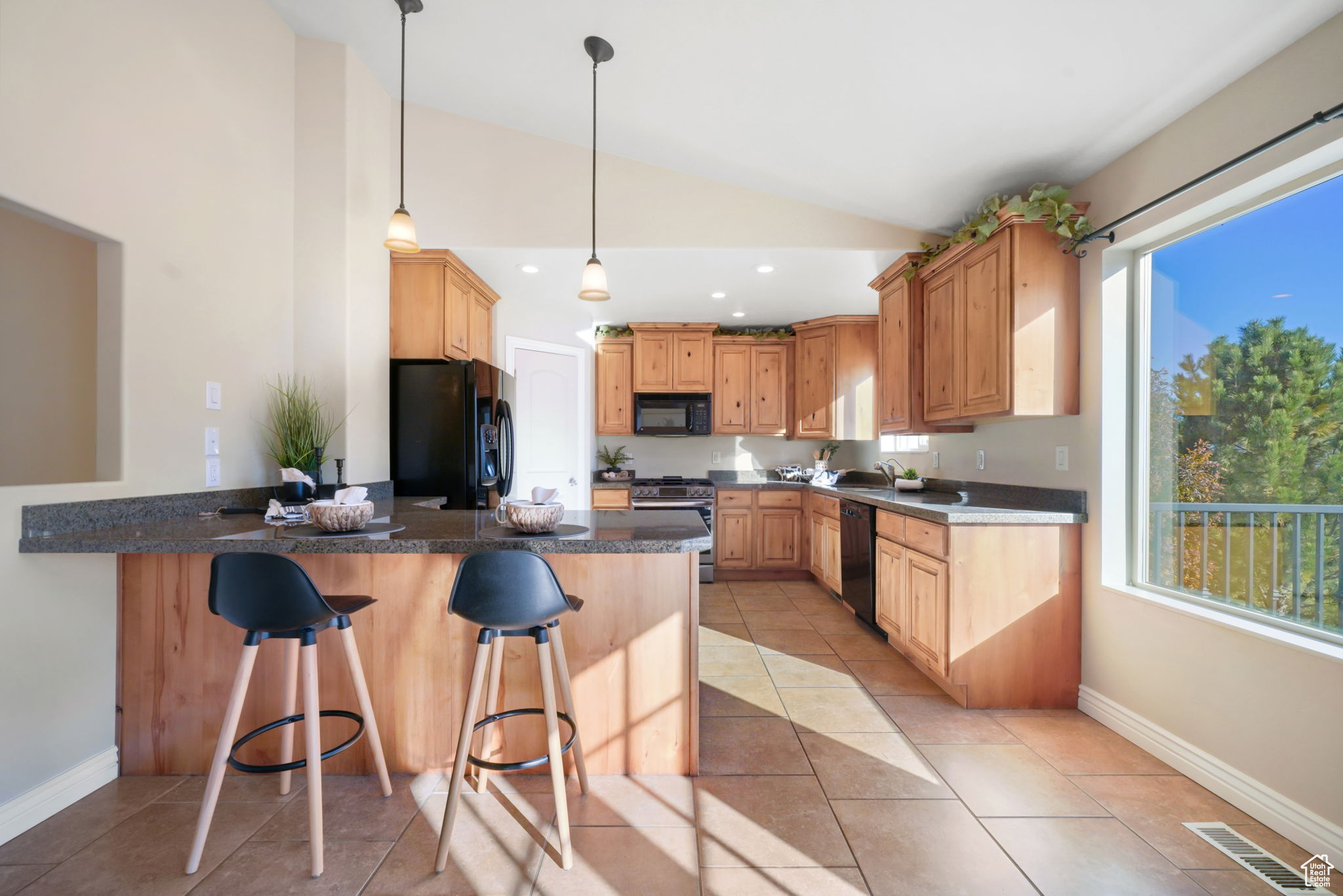 SUMMIT RIDGE - Residential