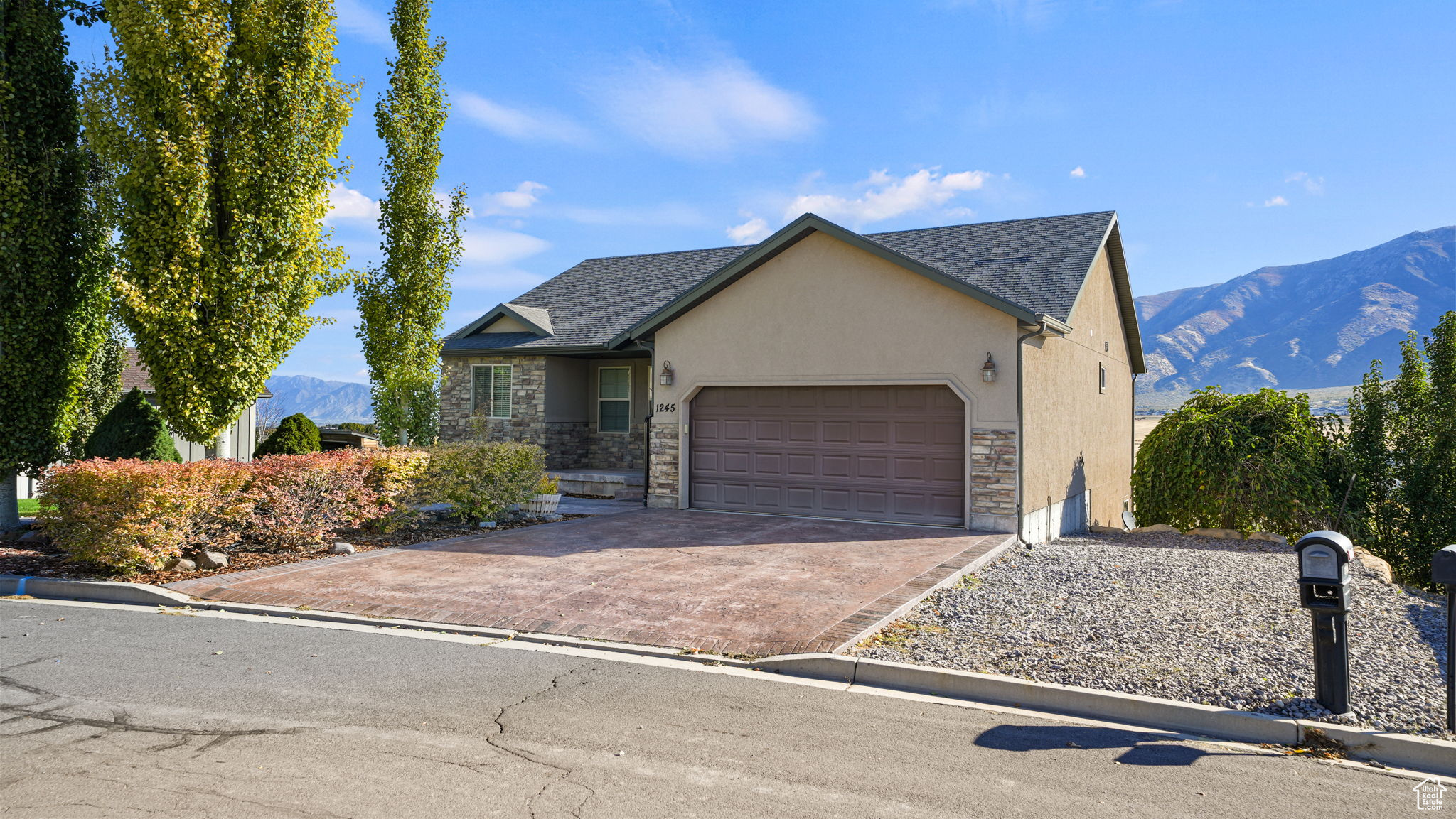 SUMMIT RIDGE - Residential