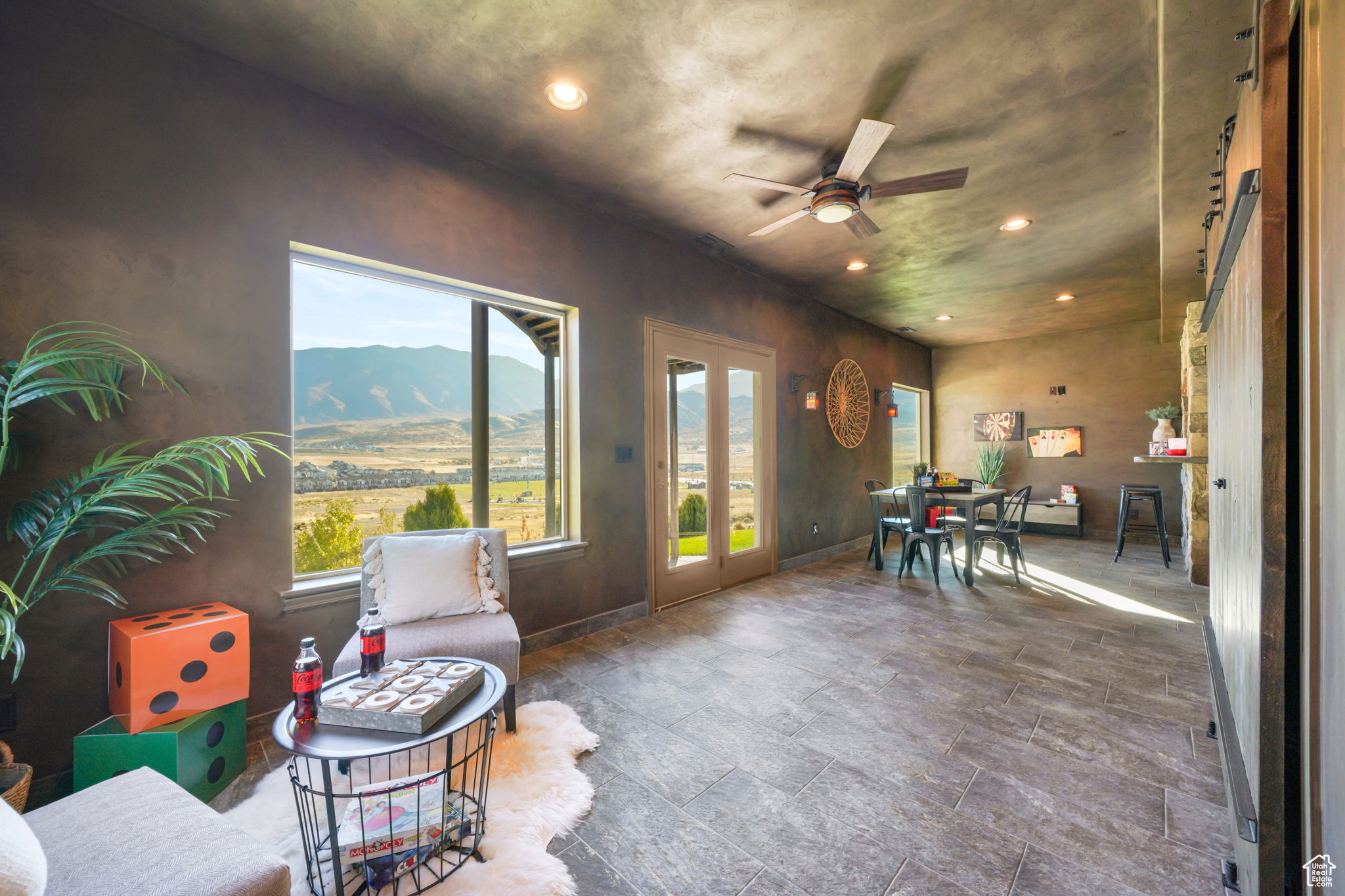 SUMMIT RIDGE - Residential