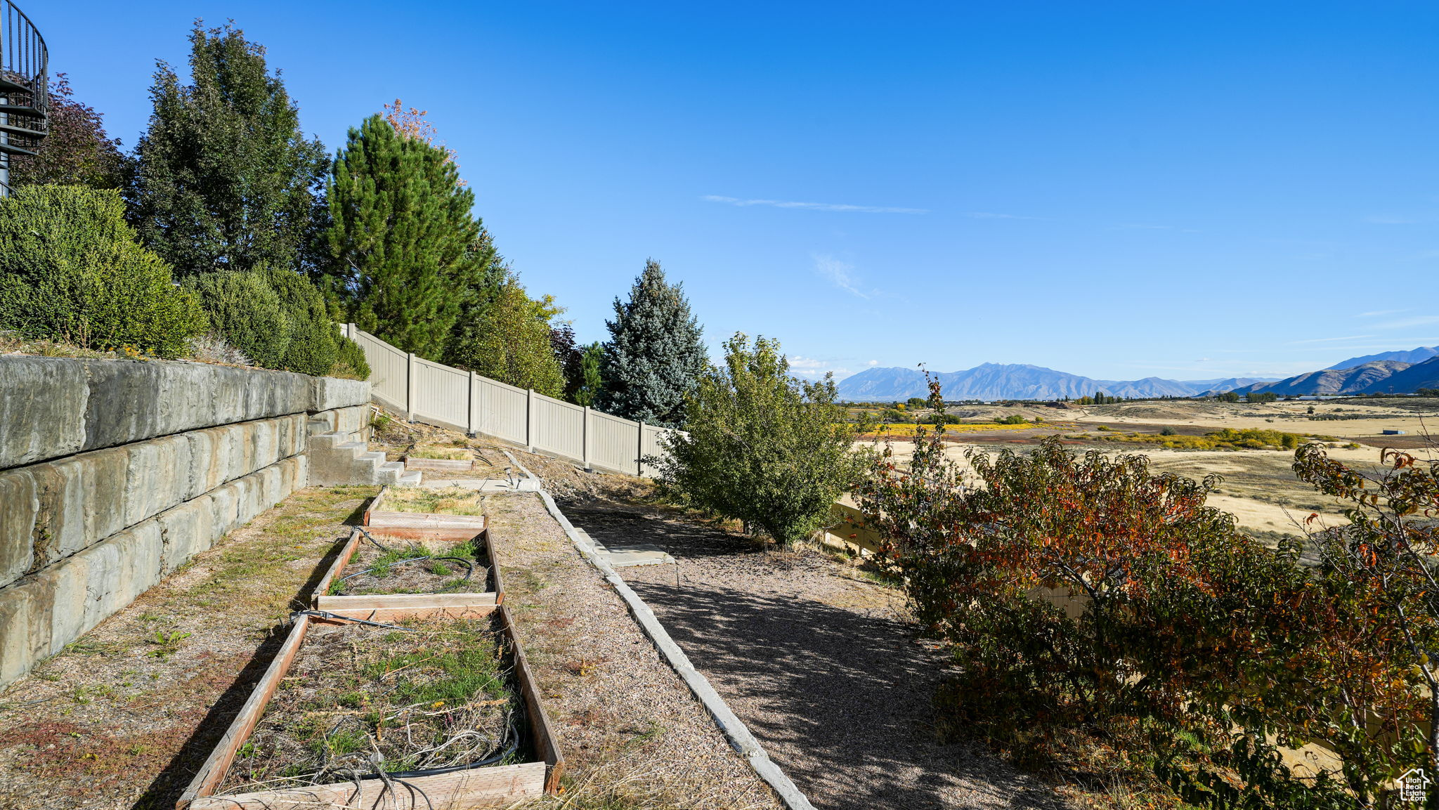 SUMMIT RIDGE - Residential