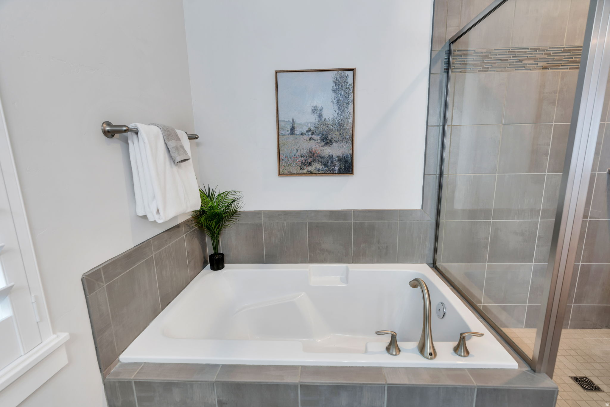 EASTRIDGE PARK - Residential