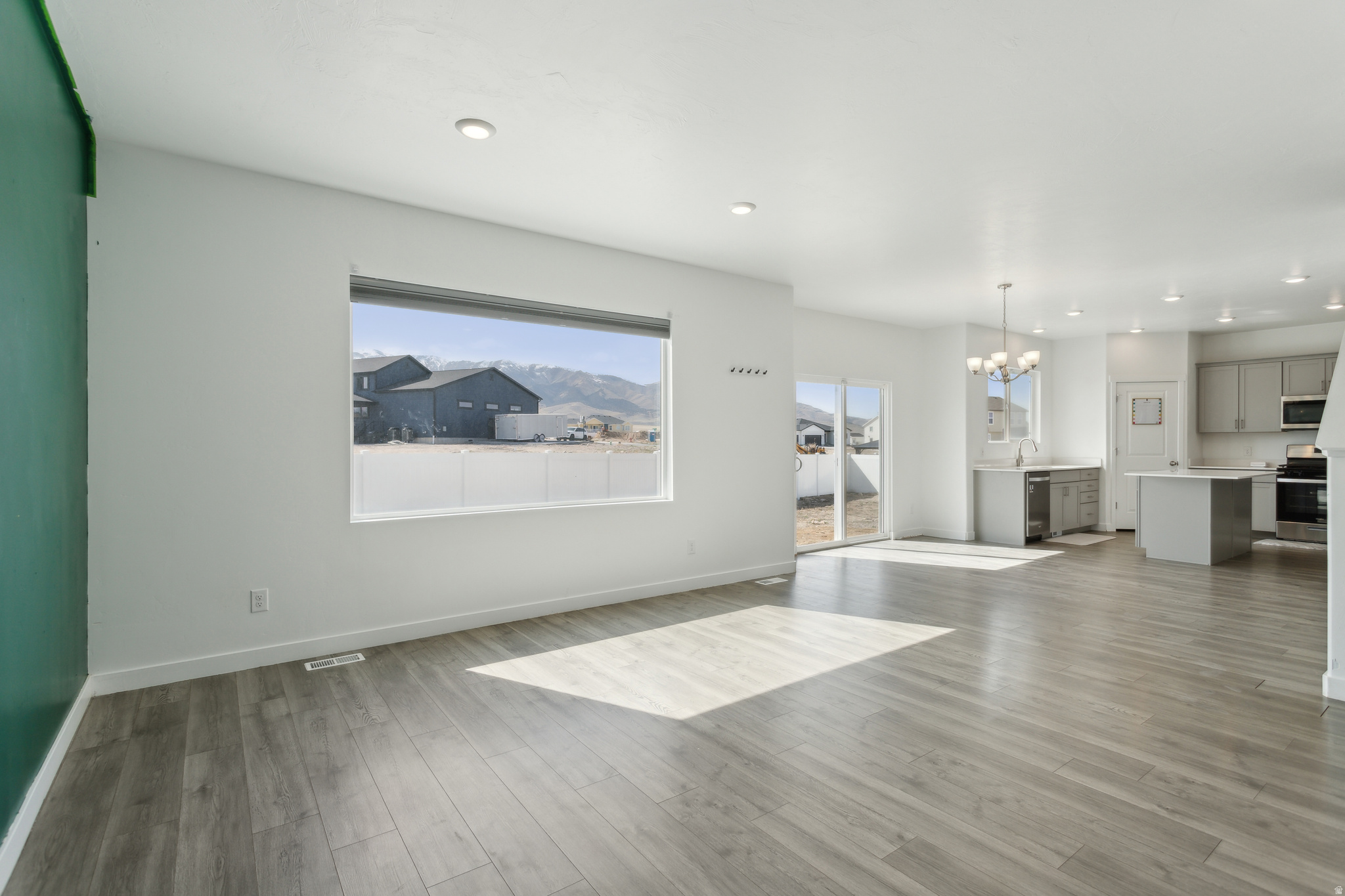 HAWTHORN ESTATES - Residential