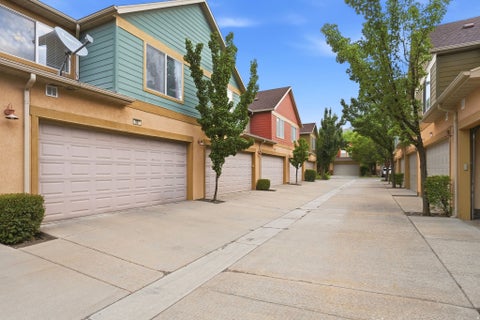Tiny photo for 897 W WATERSIDE DR, Farmington, UT 84025 (MLS # 2182233)