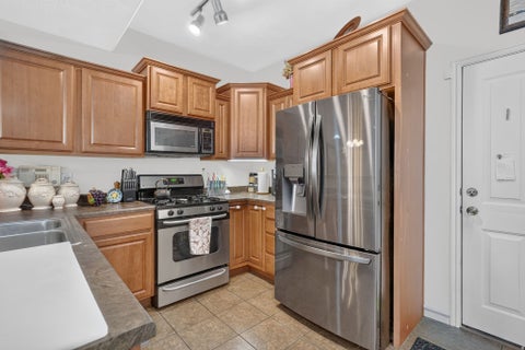 Tiny photo for 897 W WATERSIDE DR, Farmington, UT 84025 (MLS # 2182233)