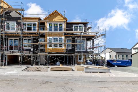 Townhouse For Sale - 12828 S Crystal Peak Ln #3068<br/> Salt Lake County, Herriman, UT 84096