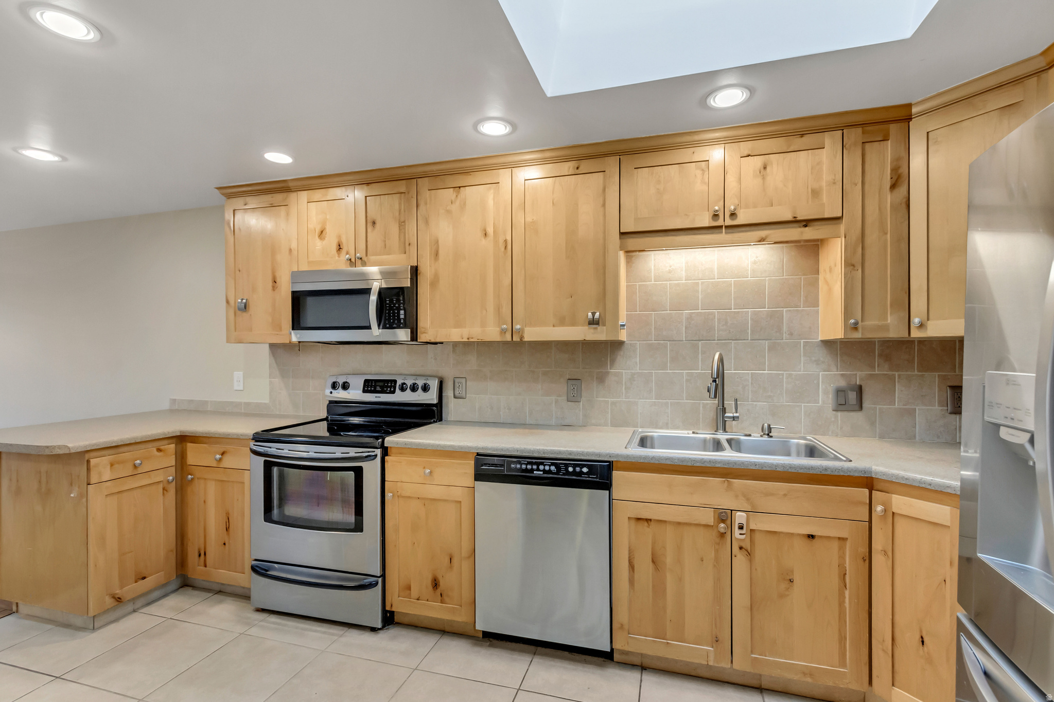 CAPSTONE - Residential