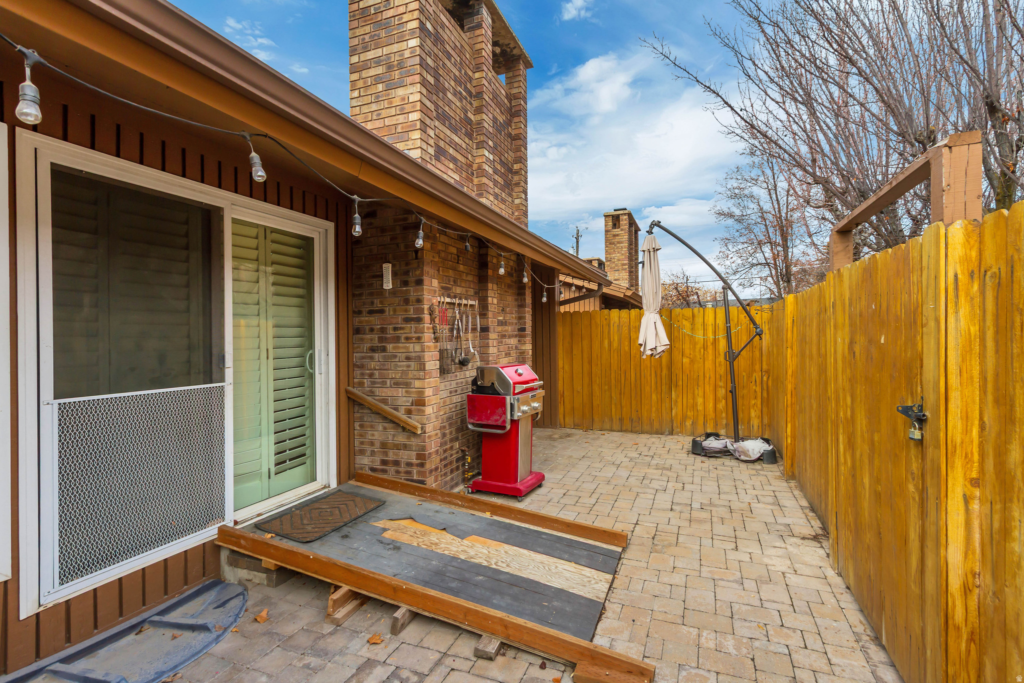 CAPSTONE - Residential