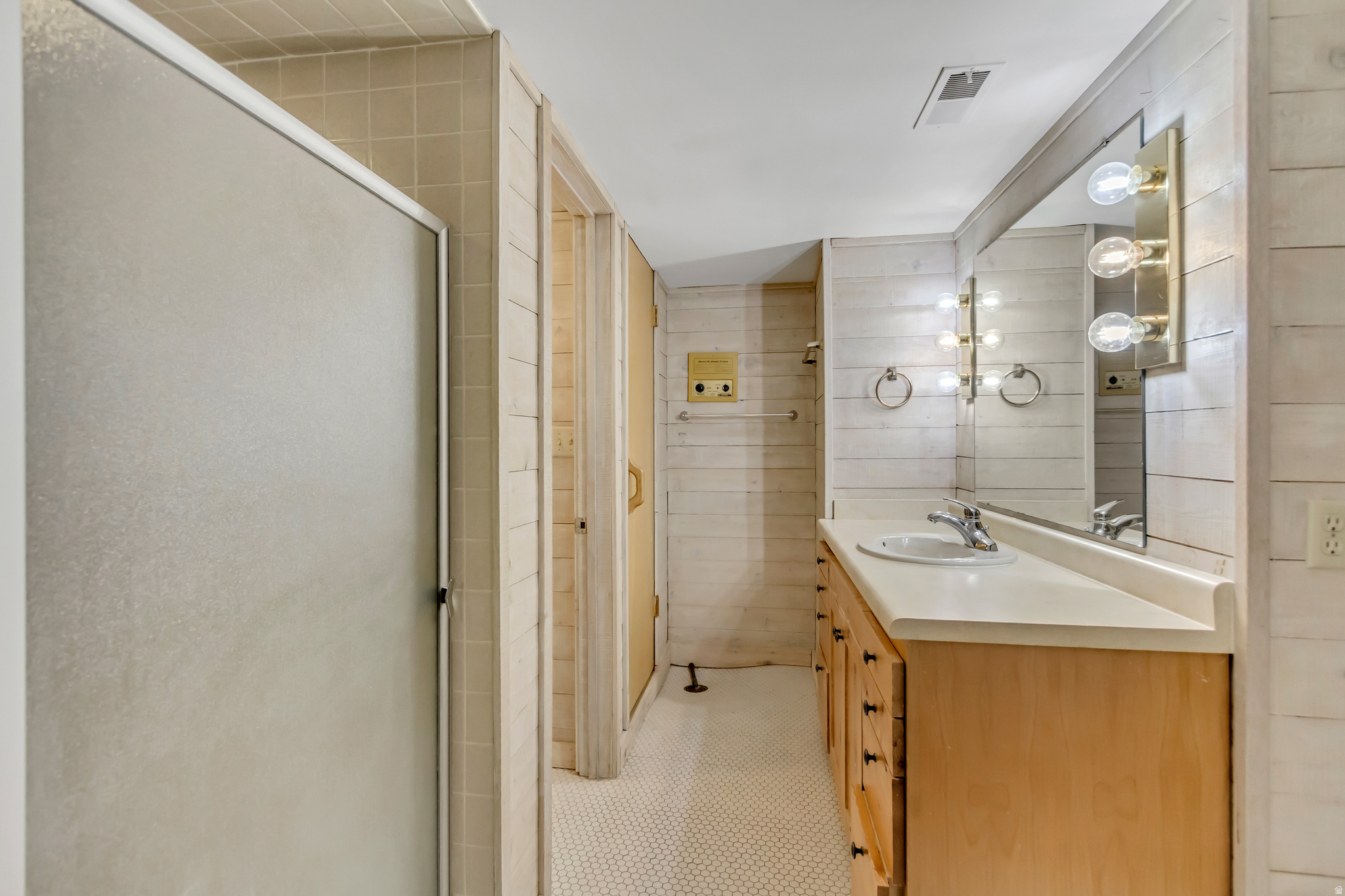 CAPSTONE - Residential